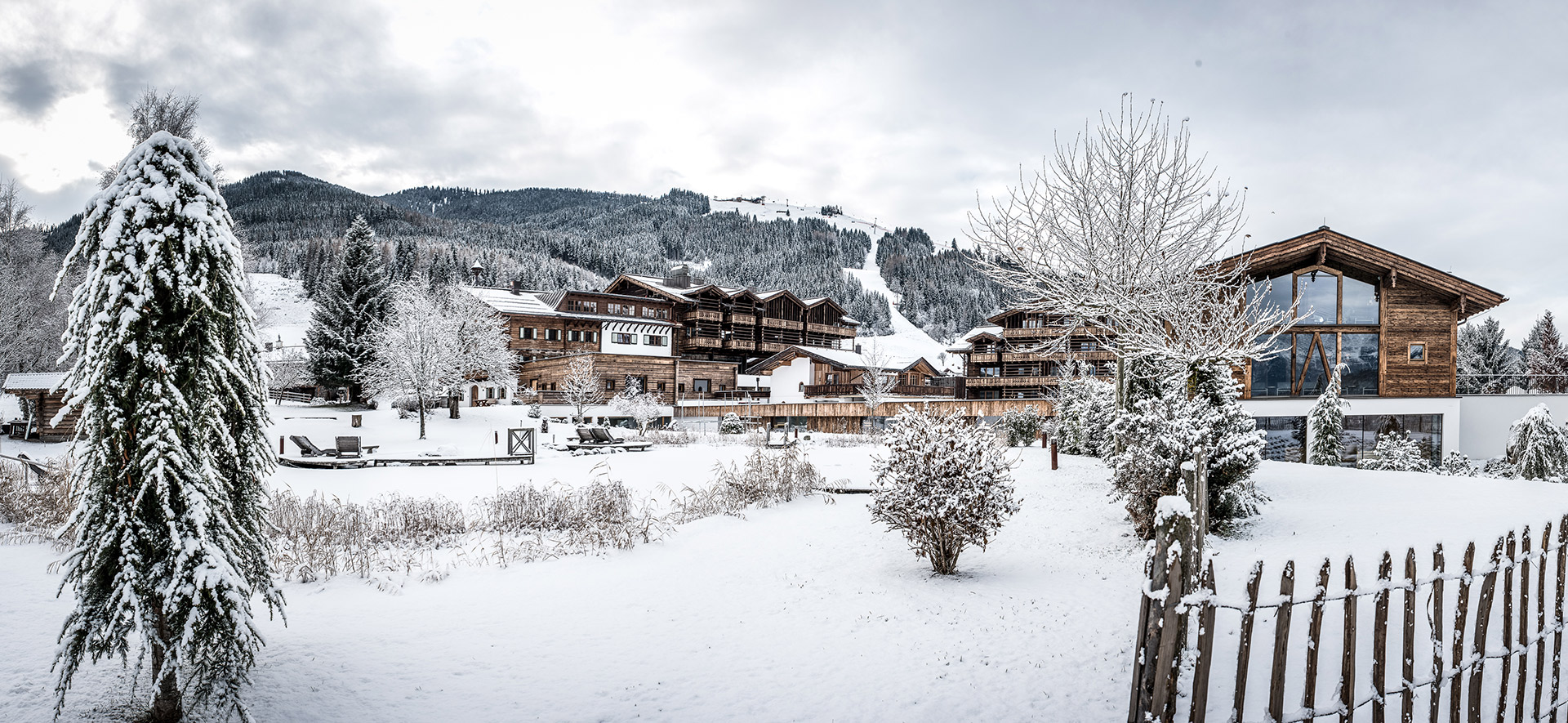 PURADIES Hotel & Chalets Winterlicher Genussurlaub Naturresort Piste Leogang